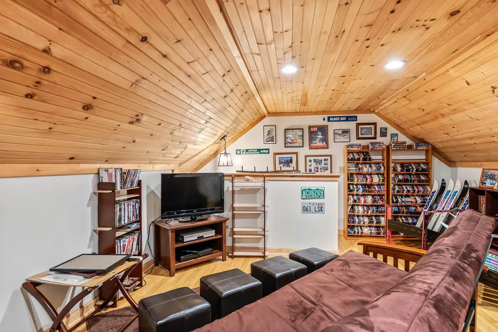 49 John Avery Lane Sunapee NH 03782