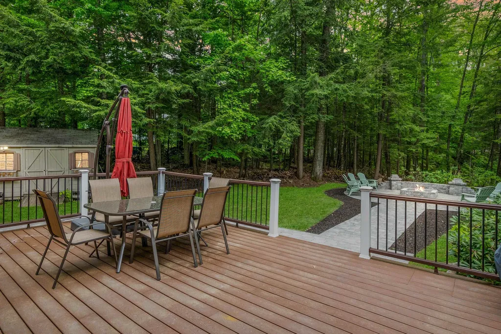 49 John Avery Lane Sunapee NH 03782