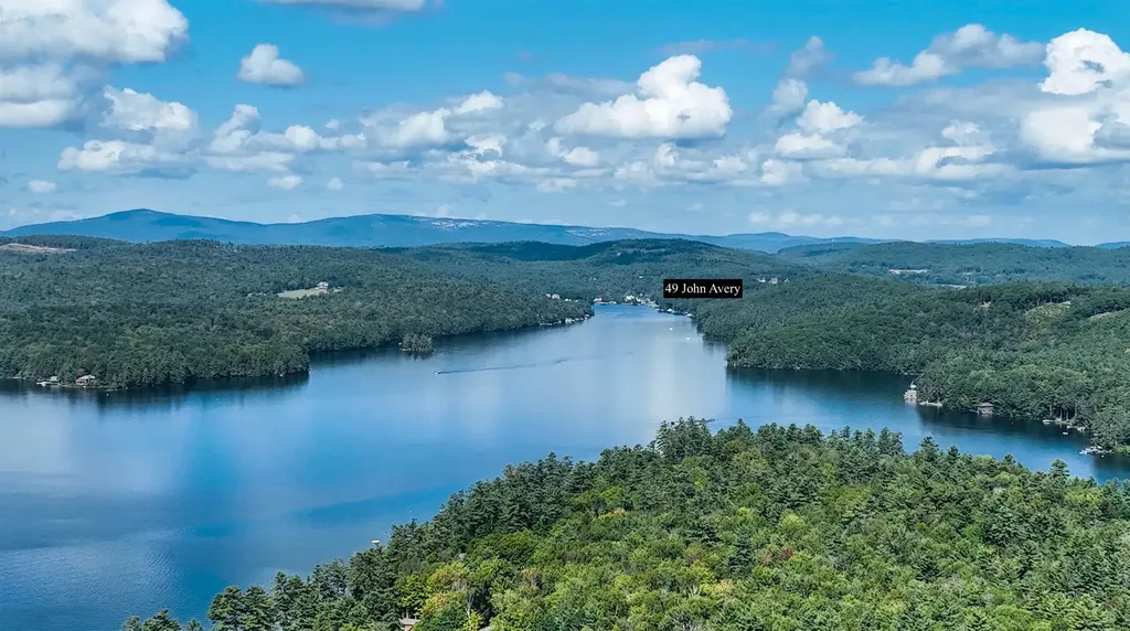 49 John Avery Lane Sunapee NH 03782
