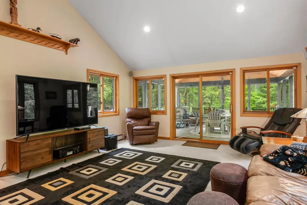 49 John Avery Lane Sunapee NH 03782