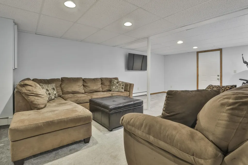 17 Marty Drive Merrimack NH 03054