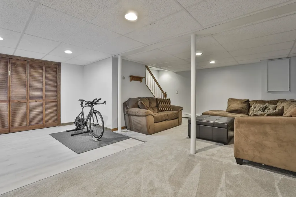 17 Marty Drive Merrimack NH 03054
