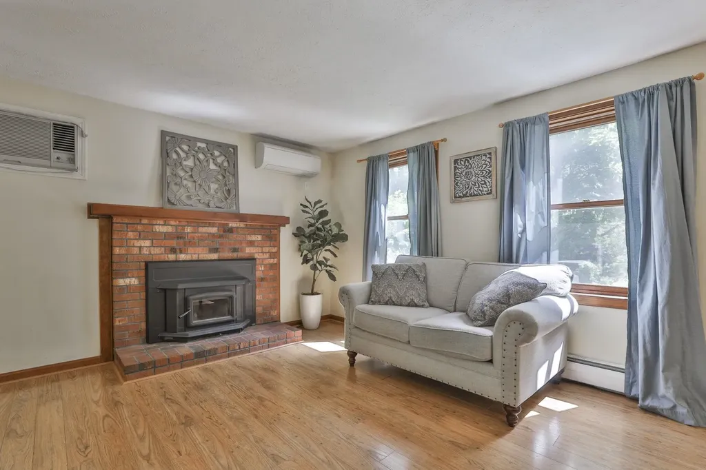 17 Marty Drive Merrimack NH 03054