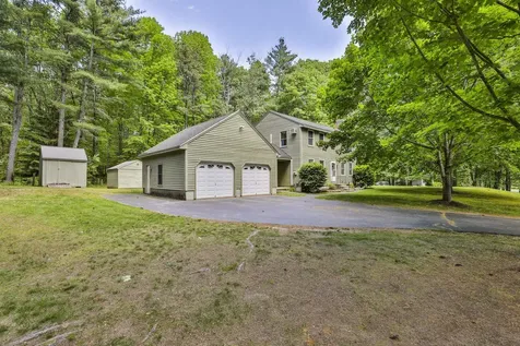 17 Marty Drive Merrimack NH 03054