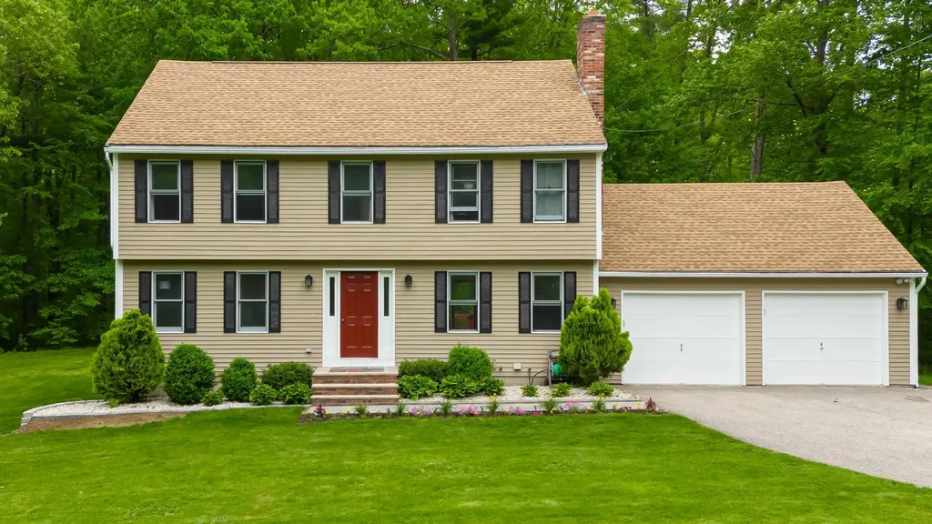 18 Beaver Lake Road Derry NH 03038