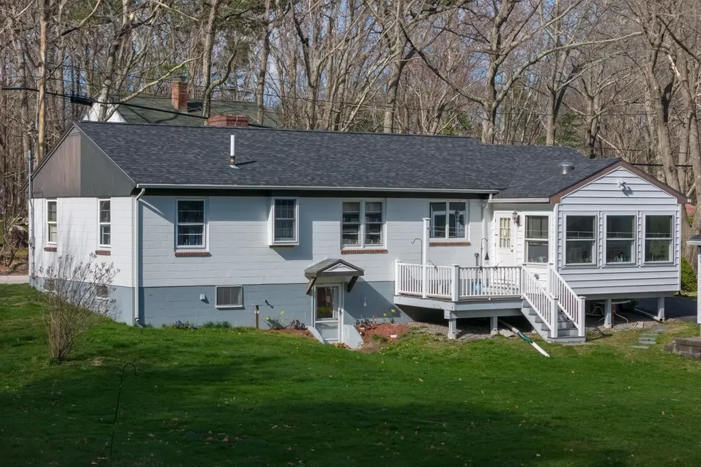 40 Elwyn Road Rye NH 03870