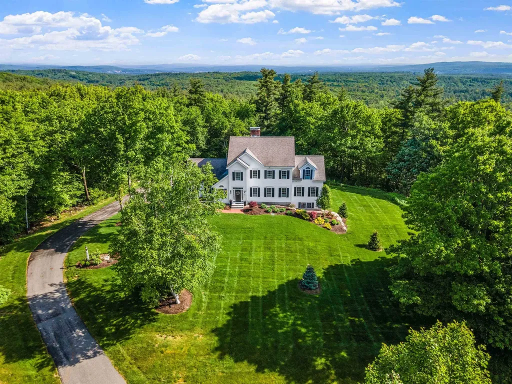 17 Woodhill Hooksett Road Bow NH 03304