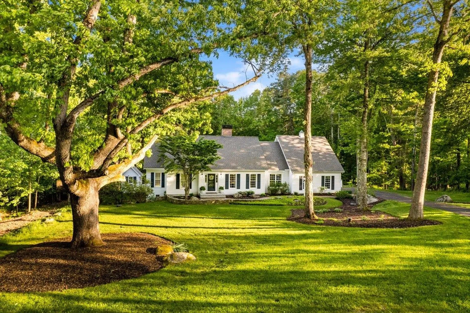 24 Weymouth Drive Bedford NH 03110