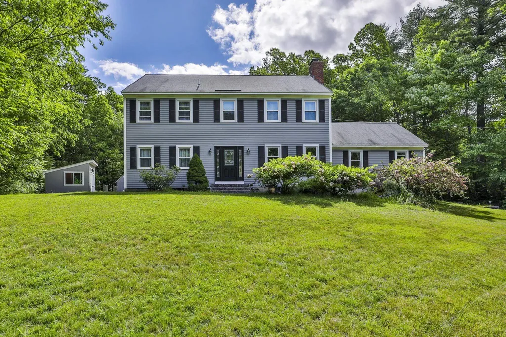 27 Oak Hill Drive Amherst NH 03031