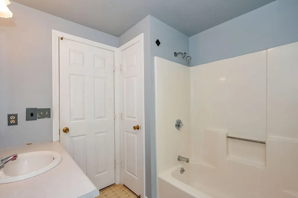 13 Chestnut Drive South Berwick ME 03908
