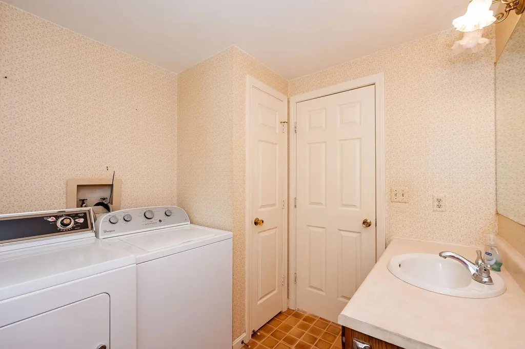 13 Chestnut Drive South Berwick ME 03908
