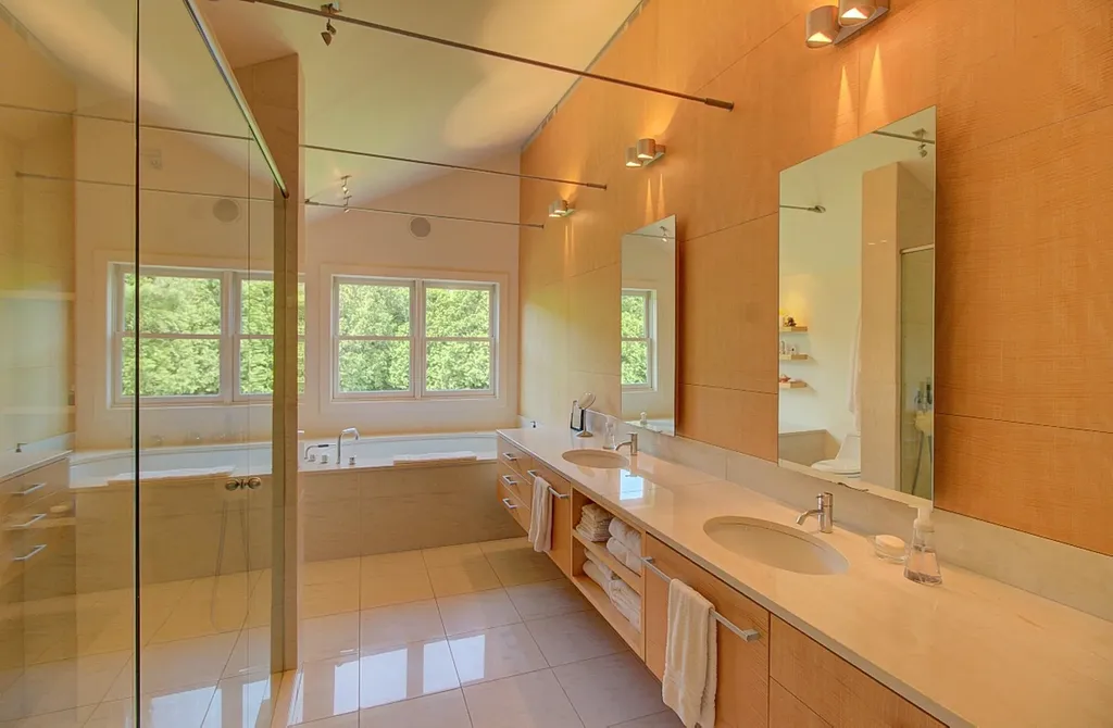 12 Cedar Cliffs Lane South Hero VT 05486