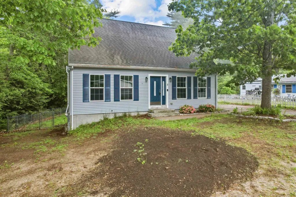 8 Bertha Avenue Raymond NH 03077