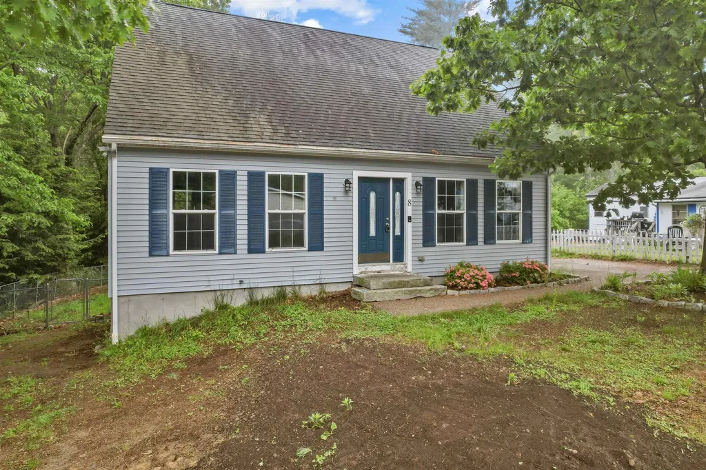 8 Bertha Avenue Raymond NH 03077