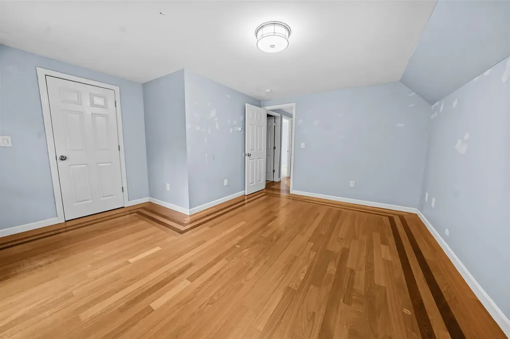 8 Bertha Avenue Raymond NH 03077