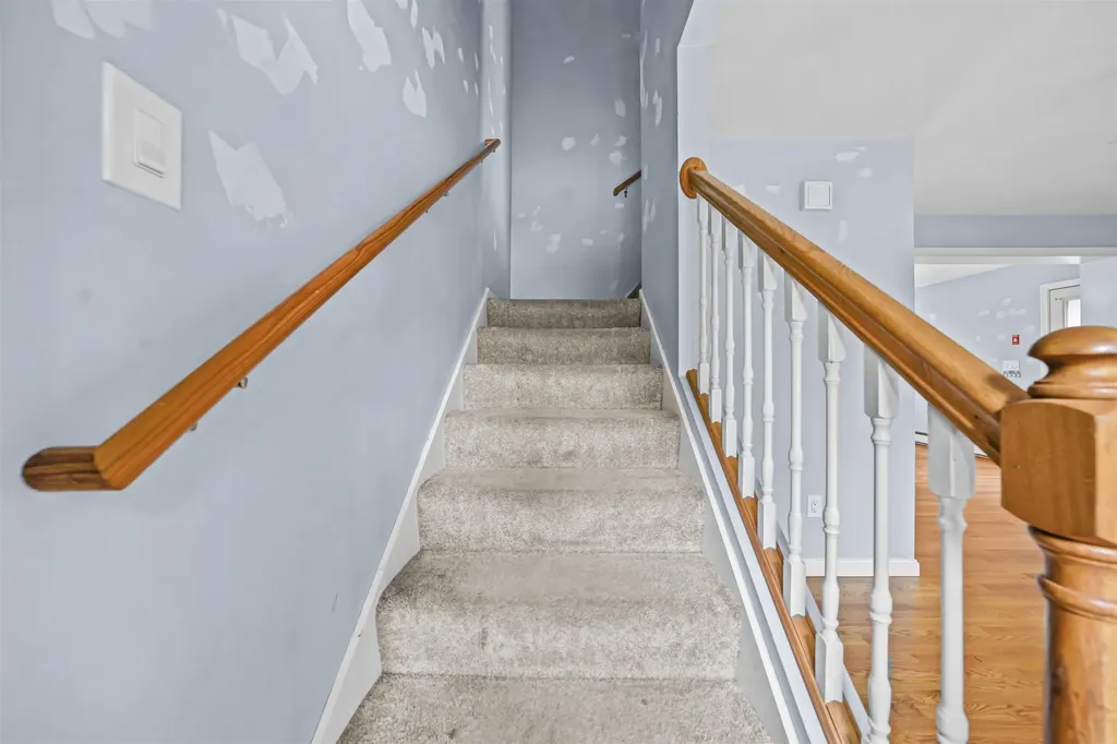8 Bertha Avenue Raymond NH 03077