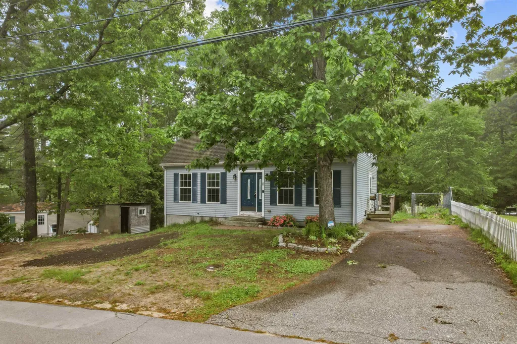 8 Bertha Avenue Raymond NH 03077