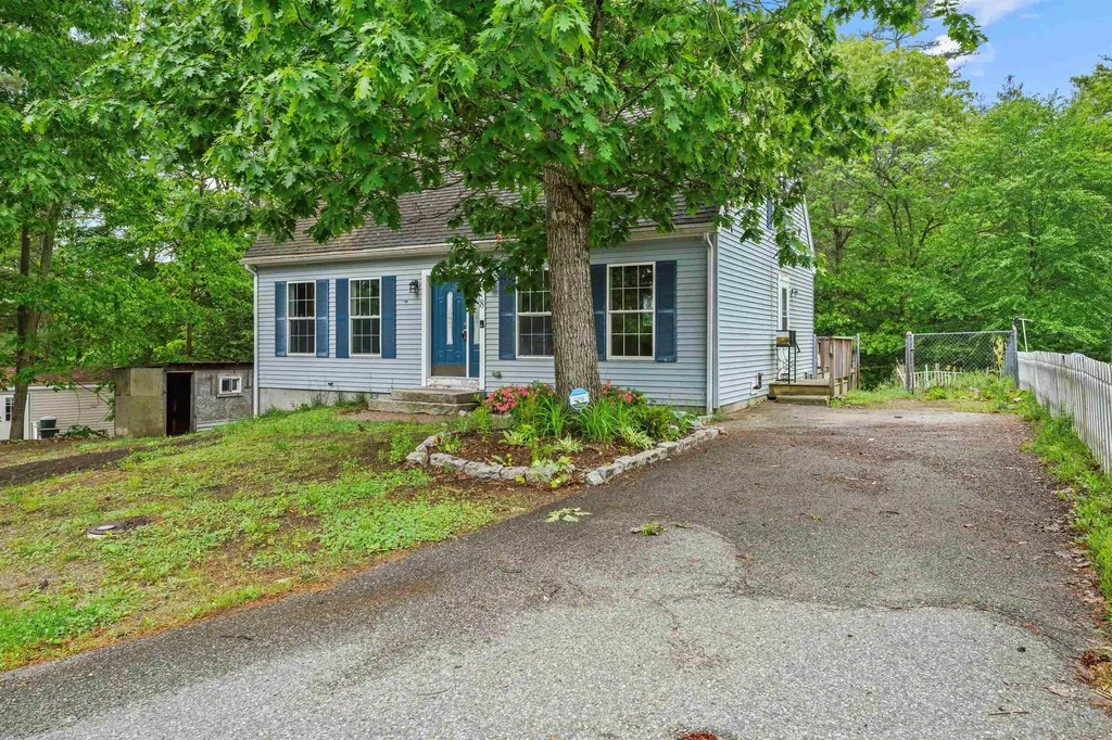 8 Bertha Avenue Raymond NH 03077