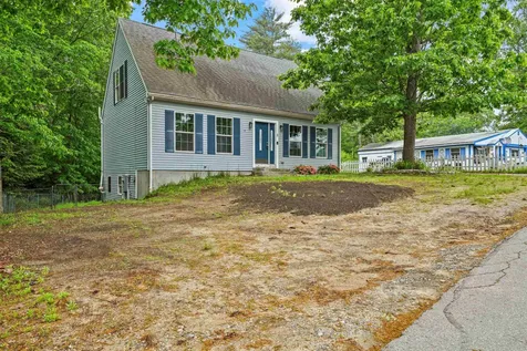 8 Bertha Avenue Raymond NH 03077