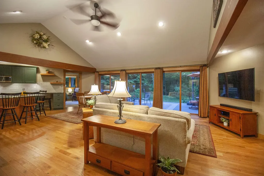 32 Noyes Road Londonderry NH 03053