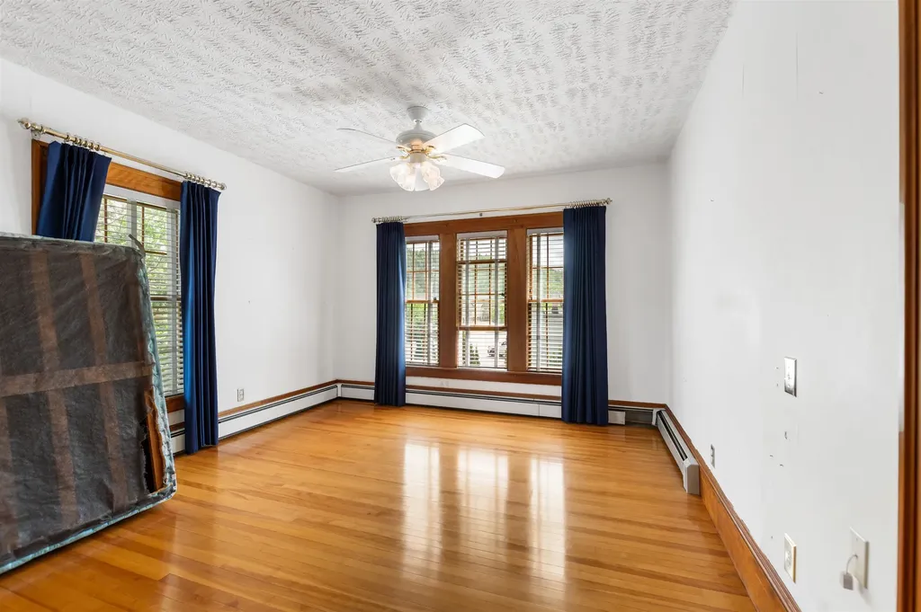 10 Monadnock Street Colebrook NH 03576
