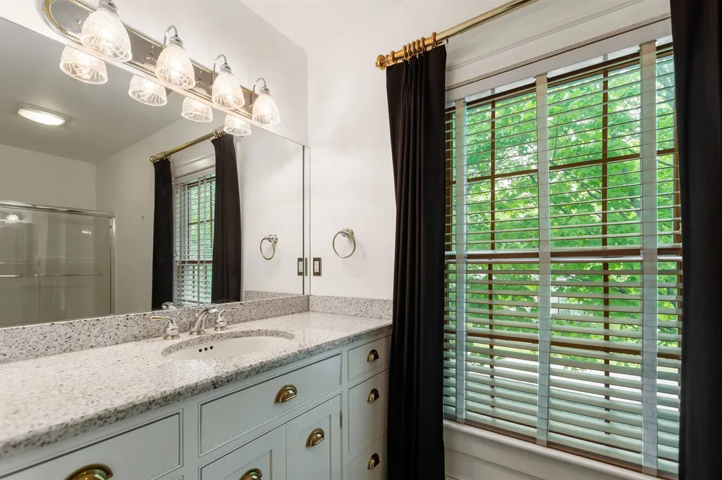 10 Monadnock Street Colebrook NH 03576