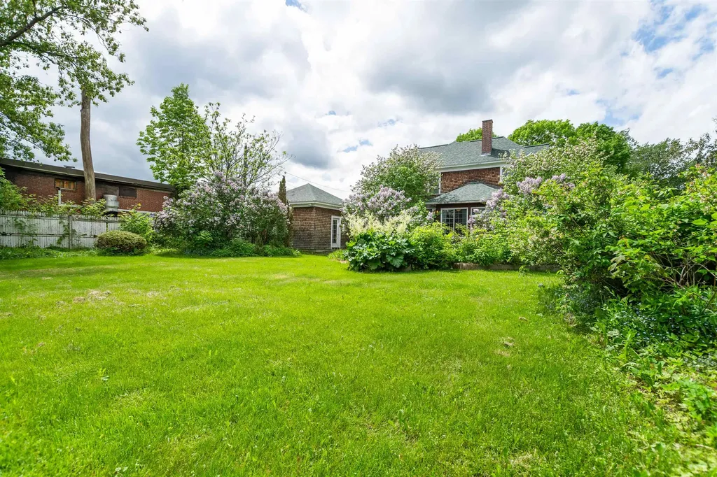 10 Monadnock Street Colebrook NH 03576