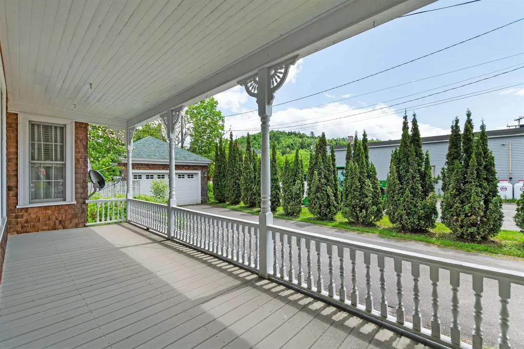 10 Monadnock Street Colebrook NH 03576