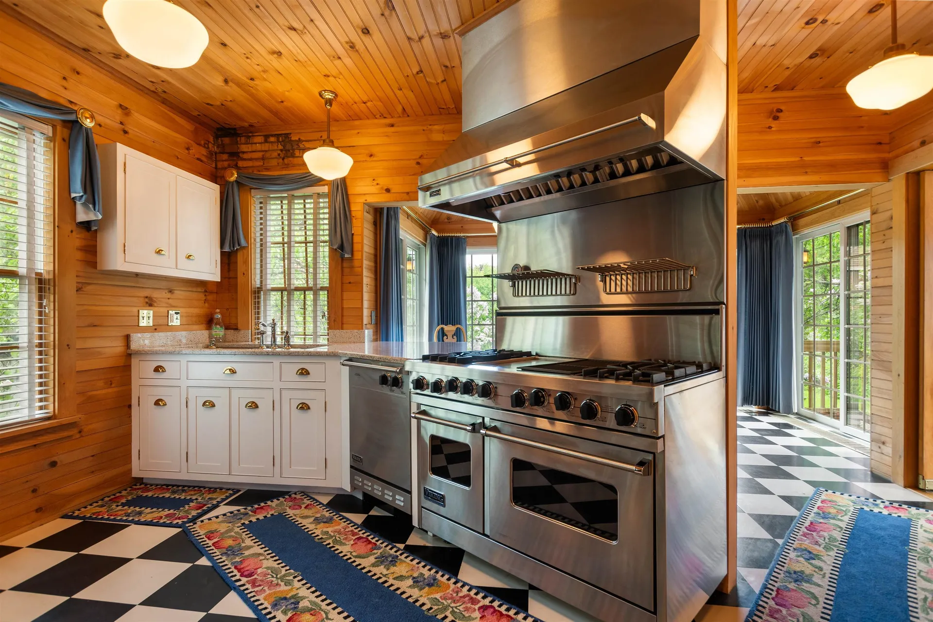 10 Monadnock Street Colebrook NH 03576