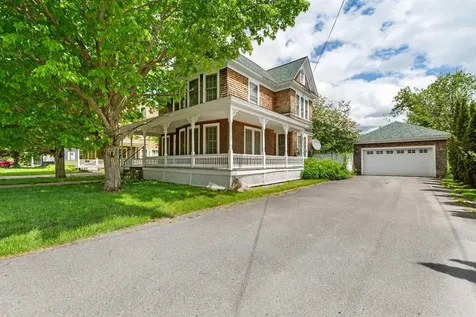 10 Monadnock Street Colebrook NH 03576