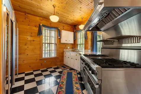 10 Monadnock Street Colebrook NH 03576