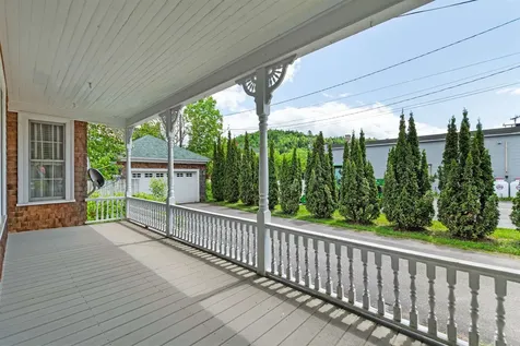 10 Monadnock Street Colebrook NH 03576