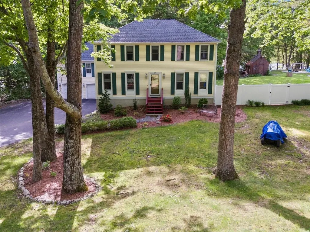 28 Paul Avenue Derry NH 03038