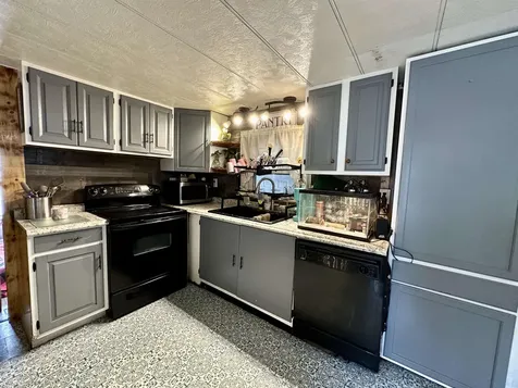 22 Madison Place Claremont NH 03743