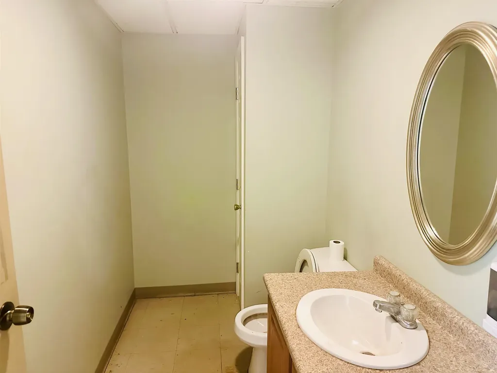 6 West Broadway Street Derry NH 03038