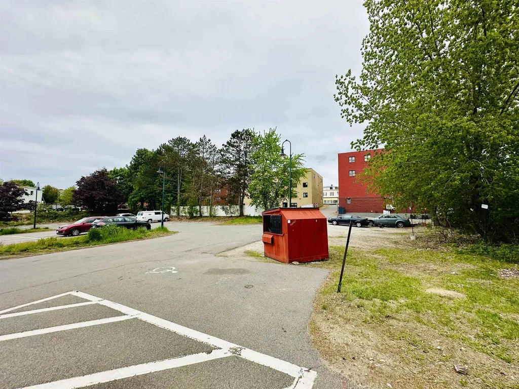 6 West Broadway Street Derry NH 03038