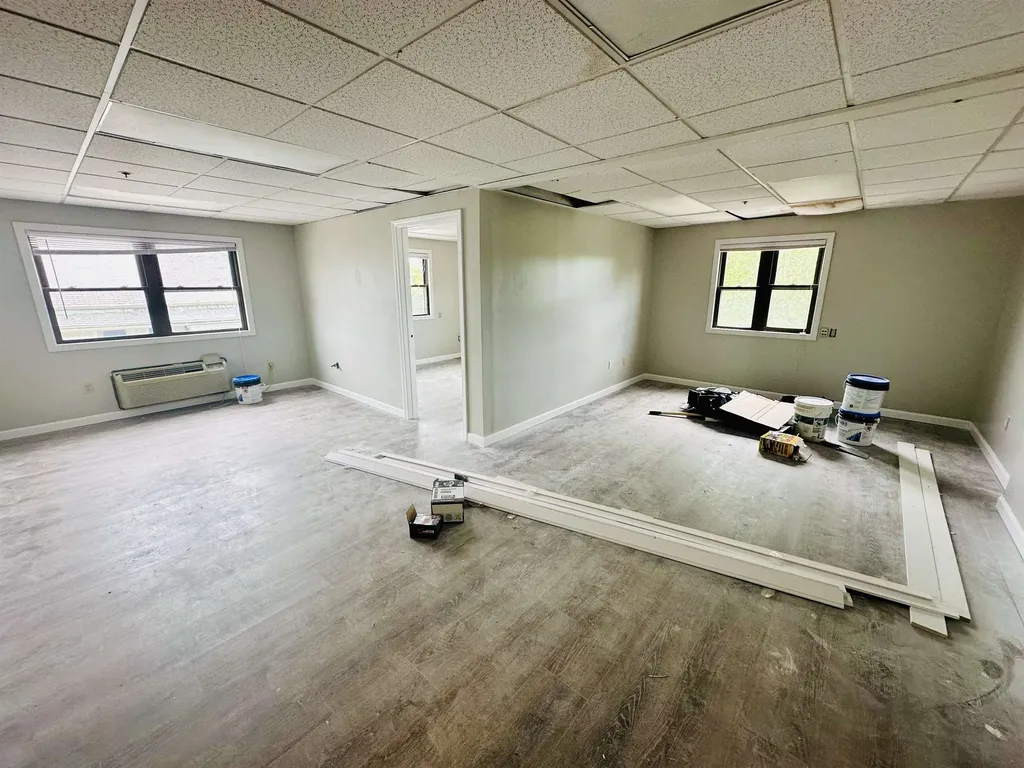 6 West Broadway Street Derry NH 03038