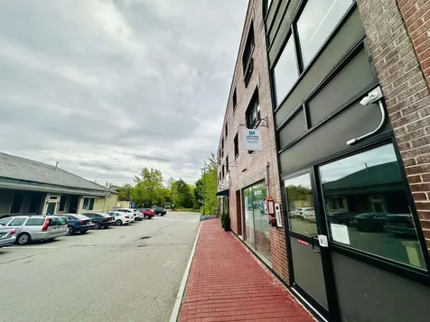 6 West Broadway Street Derry NH 03038