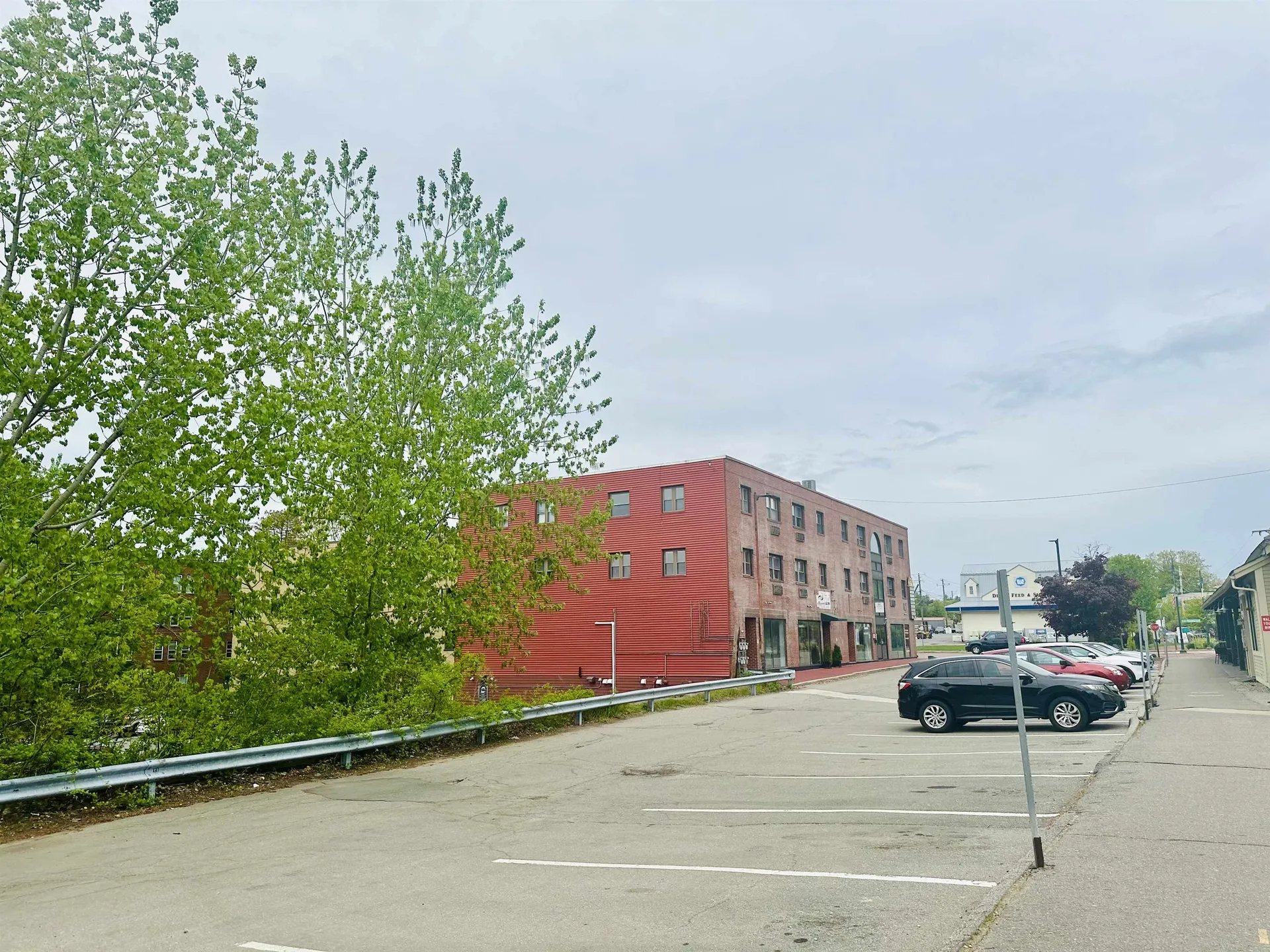 6 West Broadway Street Derry NH 03038