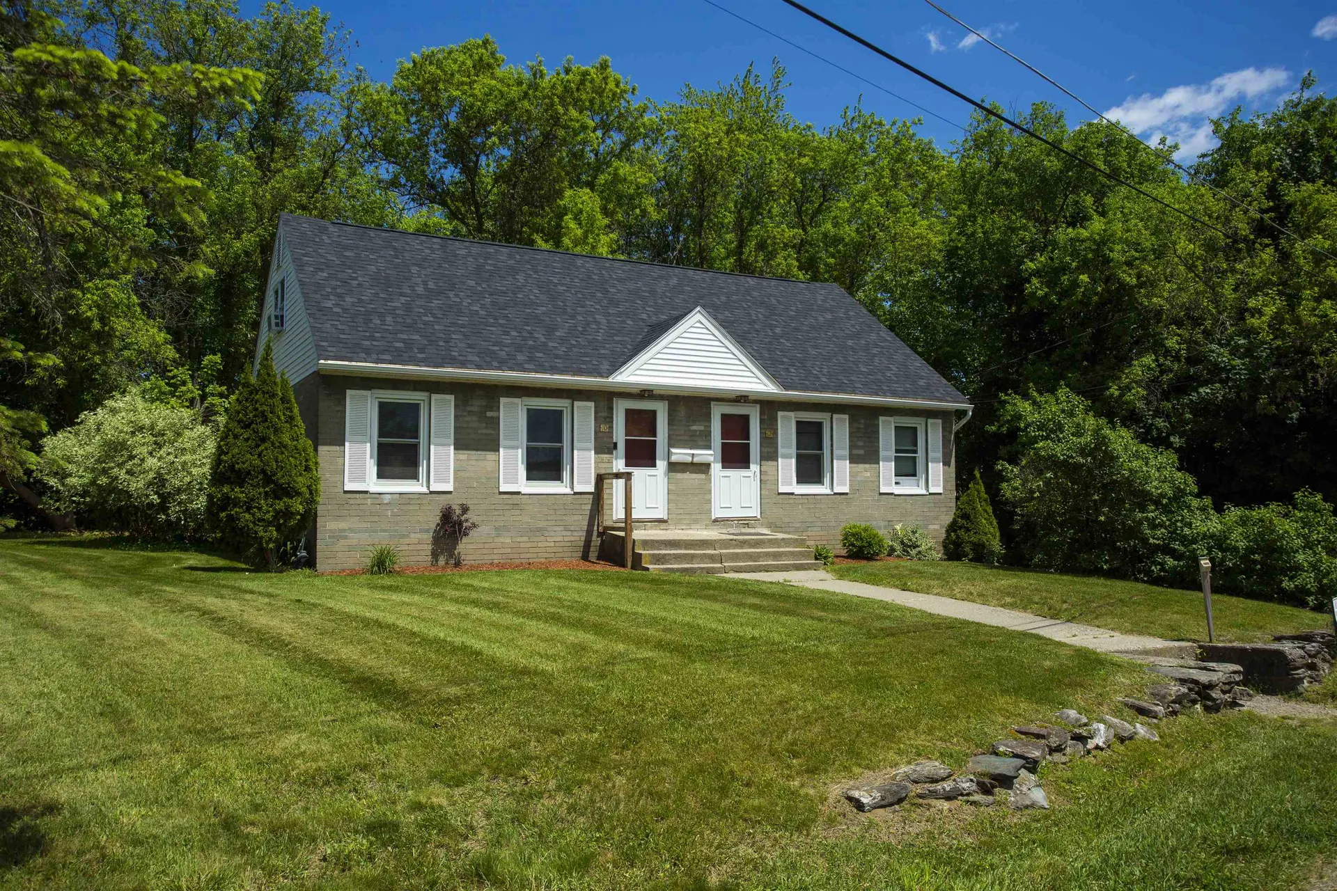 10-12 Silver Bow Terrace Essex Junction VT 05452-4132