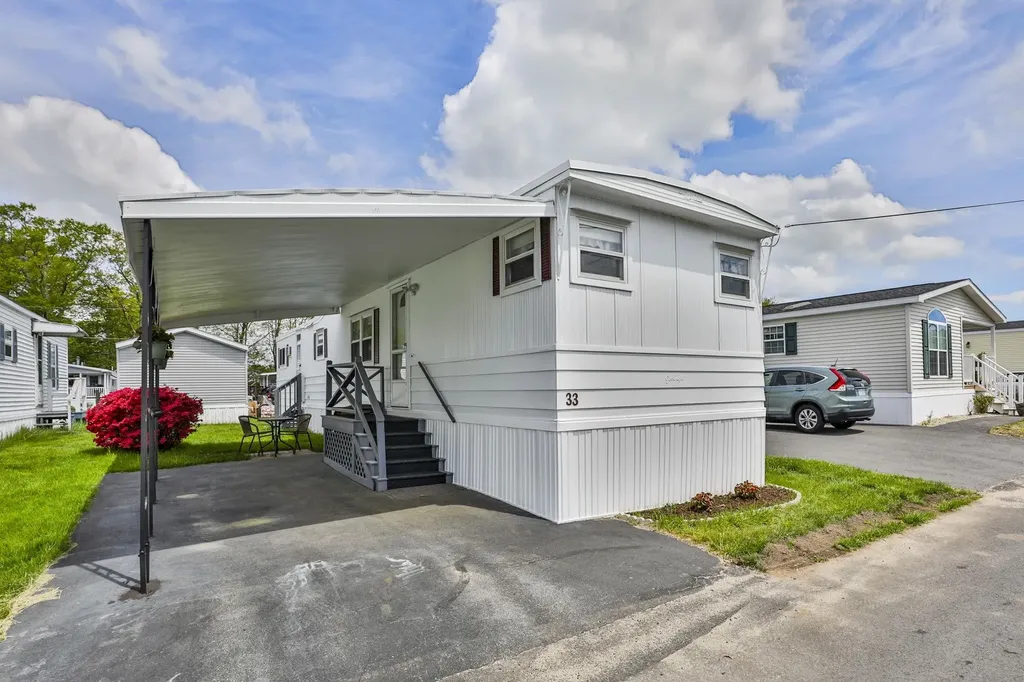 33 Bell Drive Salem NH 03079