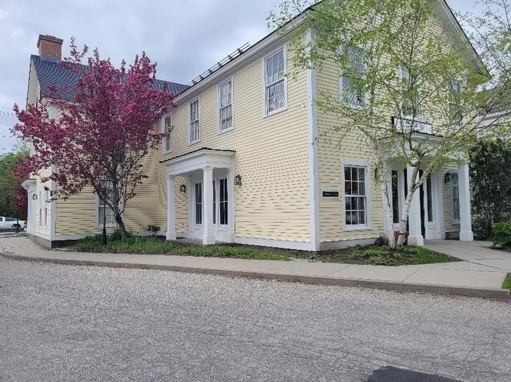 321 Depot Street Manchester VT 05255