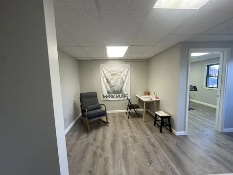 6 West Broadway Street Derry NH 03038