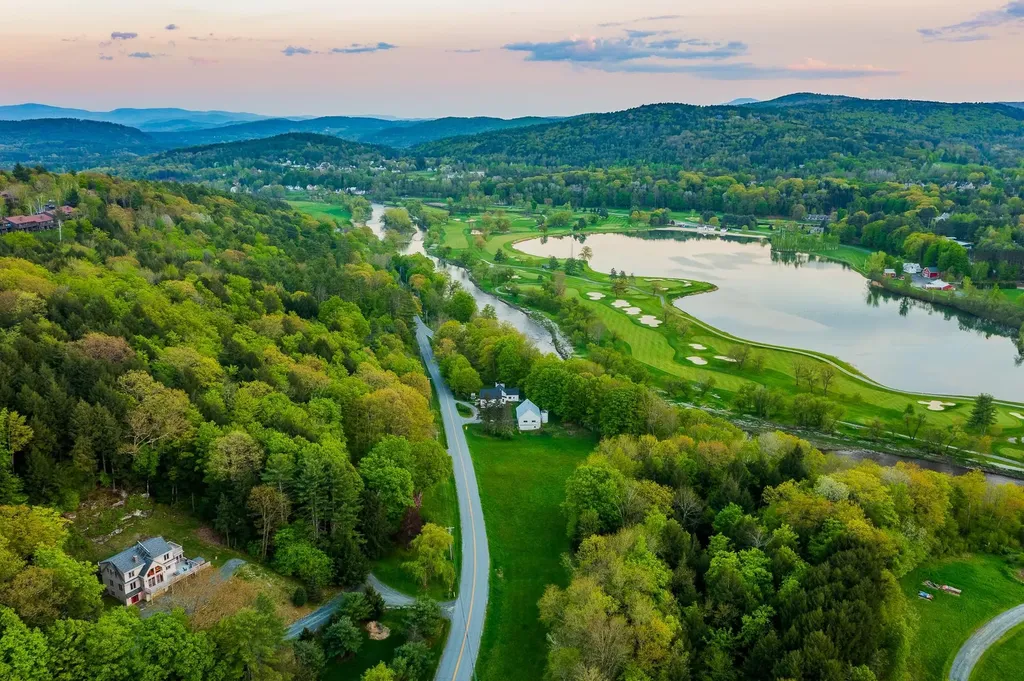 215 Quechee West Hartford Road Hartford VT 05059