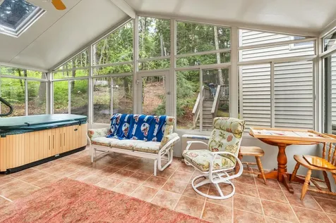 28 Shelburne Lane Barnstead NH 03218