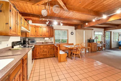 28 Shelburne Lane Barnstead NH 03218