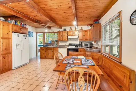 28 Shelburne Lane Barnstead NH 03218