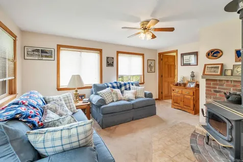 28 Shelburne Lane Barnstead NH 03218