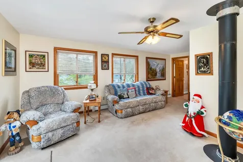 28 Shelburne Lane Barnstead NH 03218
