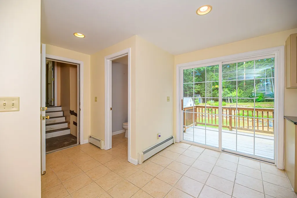 41 Haynes Road Deerfield NH 03037